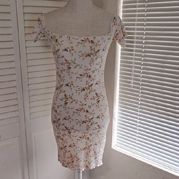 Heart Hips Dresses & Skirts - Heart Hips Floral Mini Dress in Cream and Yellow